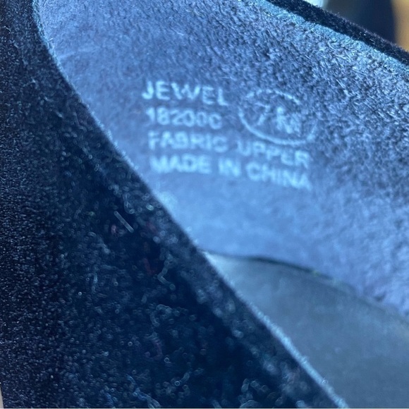 Jasmin  New York women's size 7M Black velvet square toe low block heel pumps - Picture 10 of 10